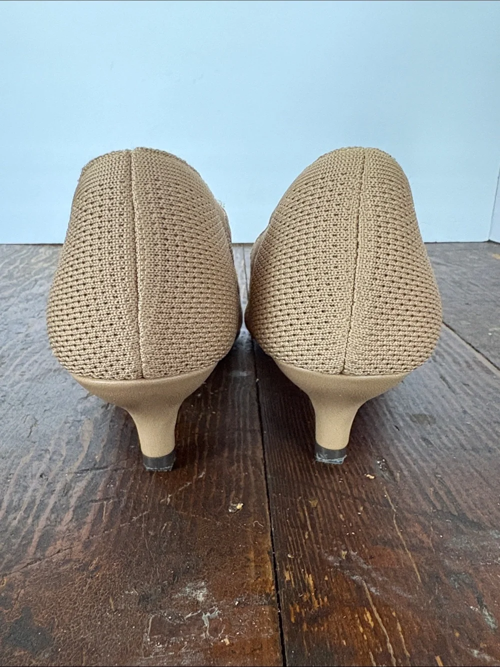 Adrienne Vittadini Skippy Tan Neutral Pointed-Toe Kitten Heel Pumps Flexible 8